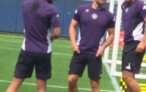 传曼联这月要定加纳乔去处！阿莫林提醒后卫，别光决赛现身