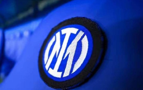 国米门将转会大反转：橡树否决维卡里奥，21岁法甲天才成新首选