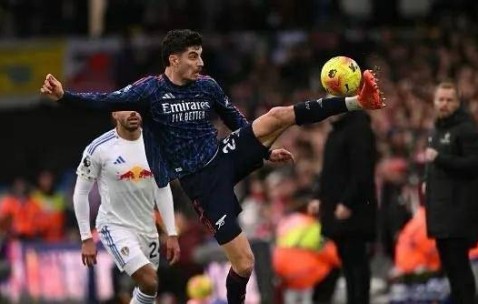 随着阿森纳4-0，切尔西3-2逆转，利物浦4-1，英超积分榜出炉