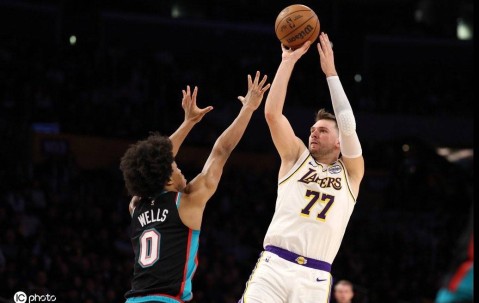 东契奇36+9+8詹姆斯26+7+10 湖人逆转灰熊