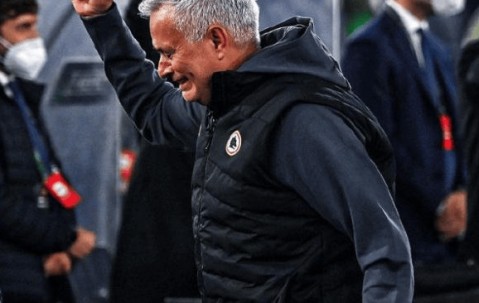 再见穆里尼奥！葡超指教都玩不明白，双线崩盘，更衣室内讧了