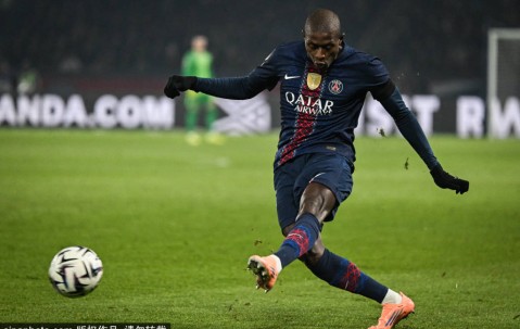 欧冠小组赛焦点：梅西与内马尔的重聚，谁能笑到最后？