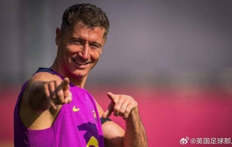 莱万：英超花的钱太多了，年轻且半年进10球就有球队7000万买你