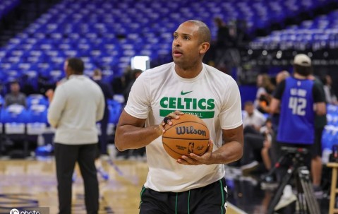 若霍福德加盟勇士 他将担任球队新赛季首发中锋