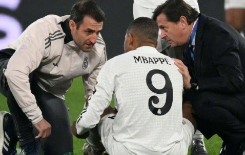 法国队的“大腿”倒下了？姆巴佩伤情确认，皇马的欧冠之路突生变数