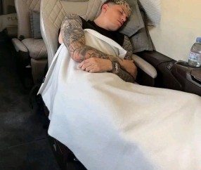 加纳乔恐留在曼联，曝将回归参加全队合练！铁人归队更改球衣号码