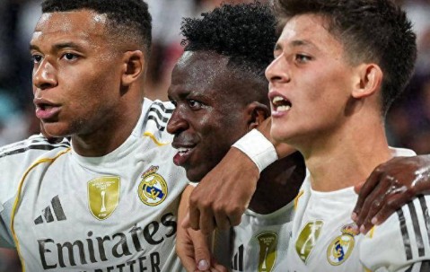 2-1逆转！皇马三连胜领跑西甲，阿隆索用人：更看重姆巴佩！