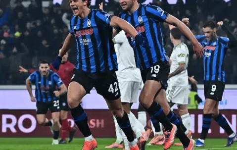 6-1后的绝望！拜仁安联球场剑指八强，亚特兰大残阵难逃“德甲轰炸机”碾压