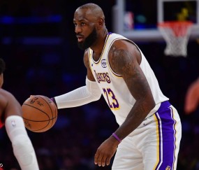 NBA改朝换代了！全明星首发无詹姆斯 老巨星黯然离场