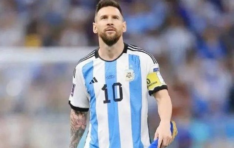 梅西创造神话！榜首37次小组赛100%晋级，C罗连续三次止步